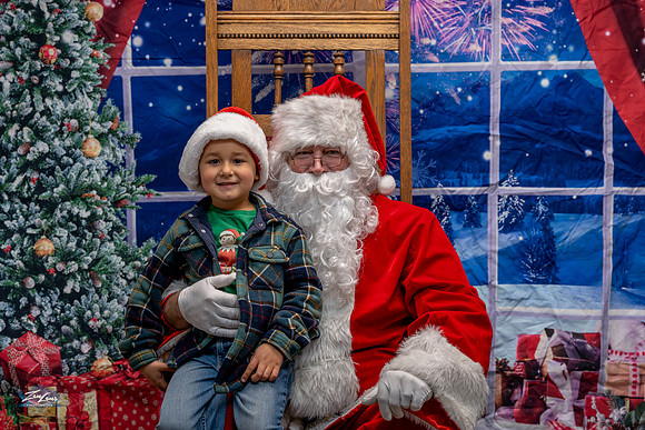 Christmas Parade Favs 2025-196