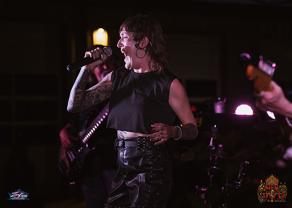 091626_HerVoiceII_CC_ZL-249