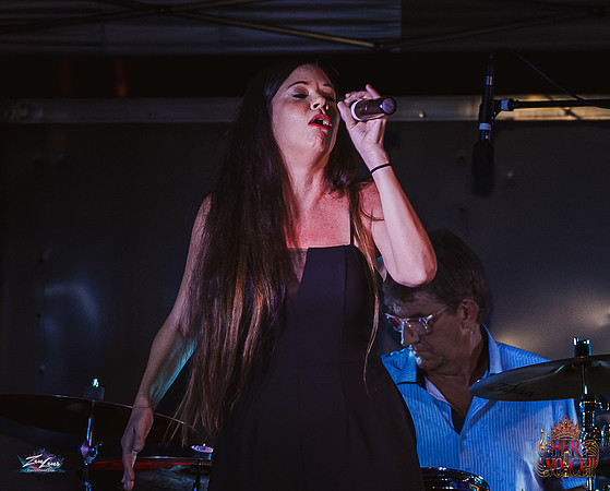 091626_HerVoiceII_CC_ZL-222