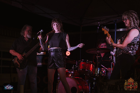 091626_HerVoiceII_CC_ZL-243