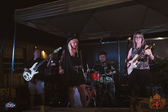 091626_HerVoiceII_CC_ZL-201