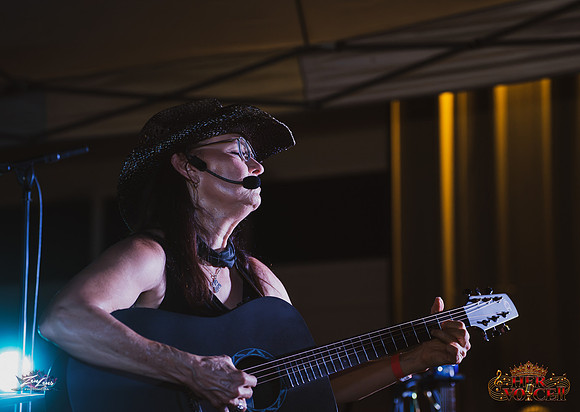 091626_HerVoiceII_CC_ZL-136