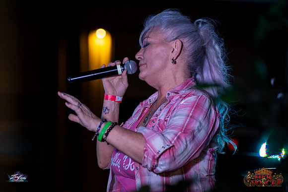 091626_HerVoiceII_CC_ZL-142