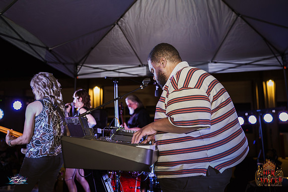 091626_HerVoiceII_CC_ZL-236