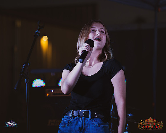 091626_HerVoiceII_CC_ZL-125