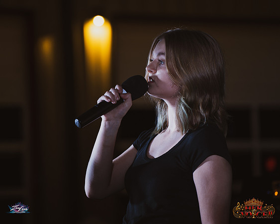 091626_HerVoiceII_CC_ZL-123