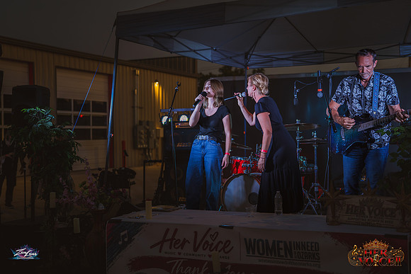 091626_HerVoiceII_CC_ZL-124
