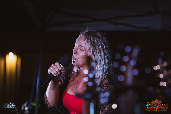 091626_HerVoiceII_CC_ZL-162