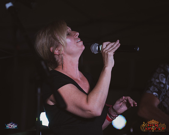091626_HerVoiceII_CC_ZL-118
