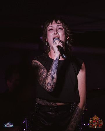 091626_HerVoiceII_CC_ZL-255
