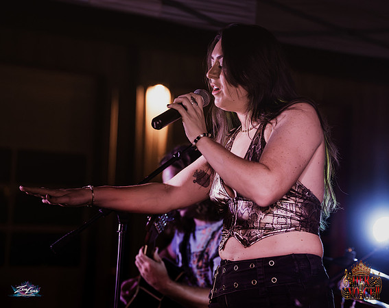 091626_HerVoiceII_CC_ZL-271