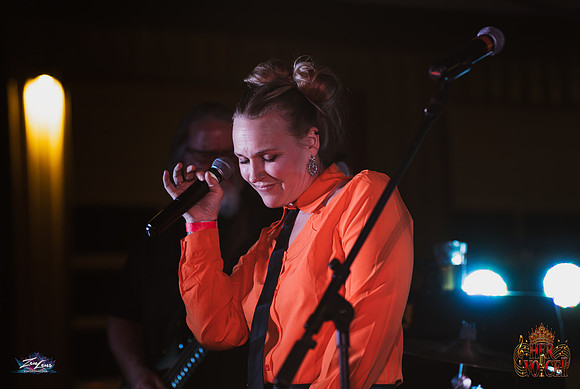 091626_HerVoiceII_CC_ZL-187