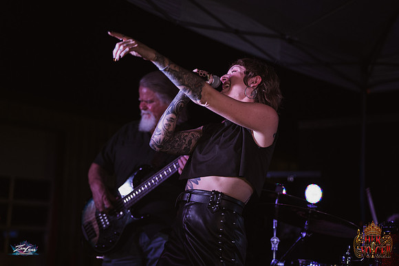 091626_HerVoiceII_CC_ZL-241