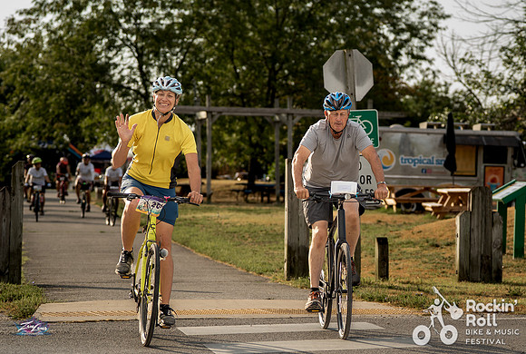 091226_RockinRollBMF_ZL (34 of 242)