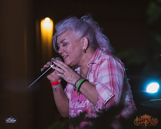 091626_HerVoiceII_CC_ZL-141